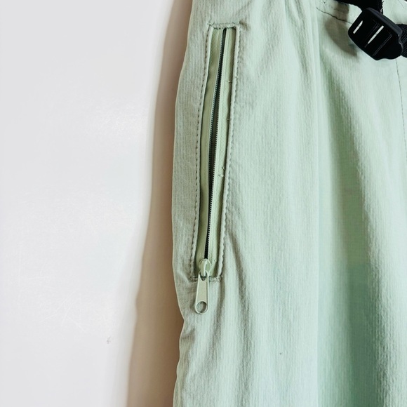 Aspen Women's Medium Green Cargo Pants Lightweight Hiking Pockets Adjustable - Picture 5 of 10